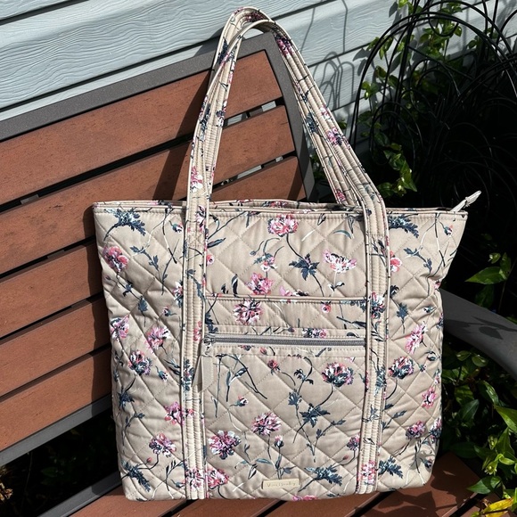 Vera Bradley Strawflowers Large Zippered Tote in Performance Twill - Picture 4 of 8